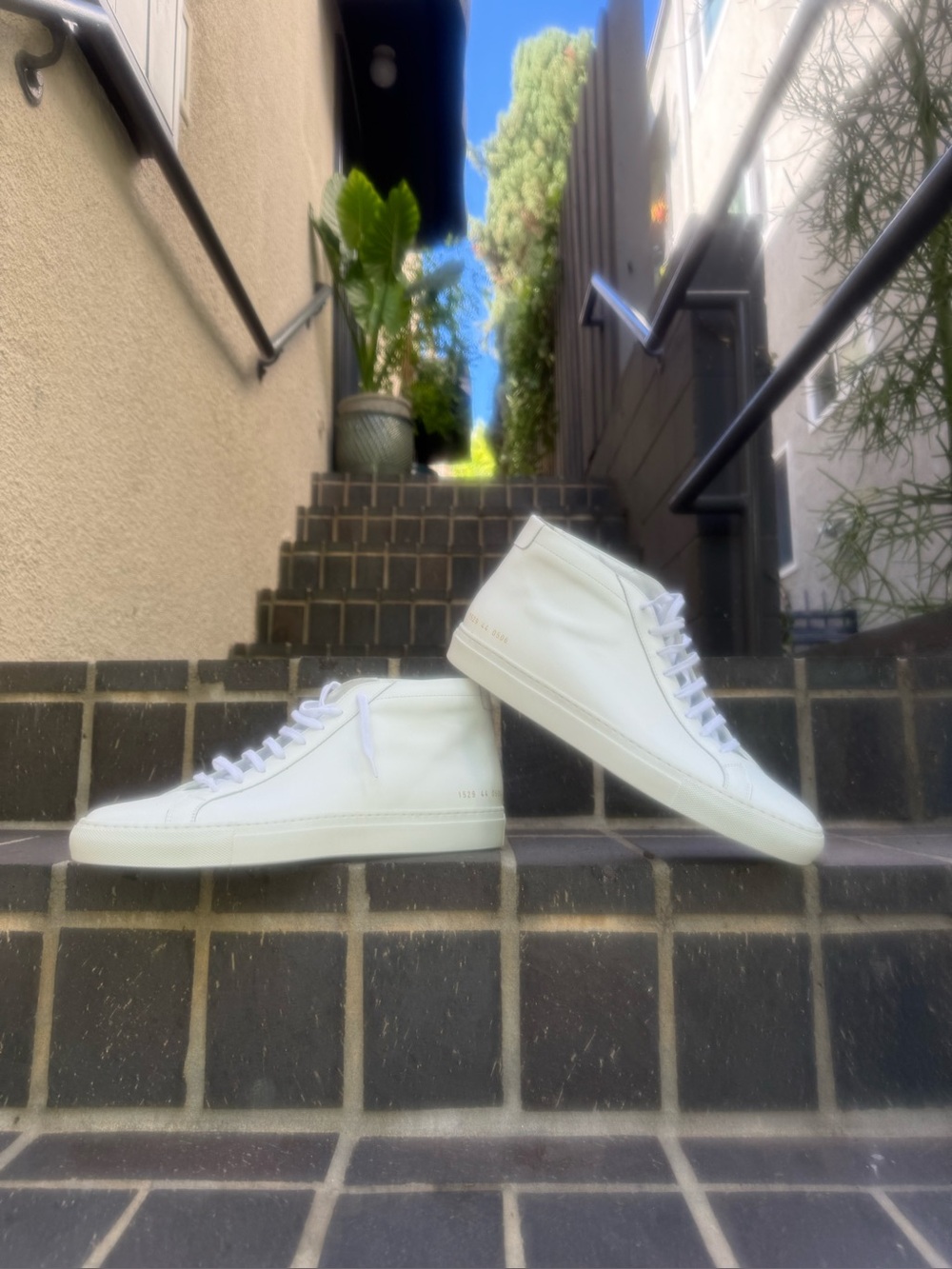 NEW Common Projects Men’s Achilles Hitop Leather Sneakers (White, M-11US/44IT)